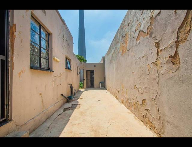 6 BEDROOM HOUSE FOR SALE IN BRIXTON